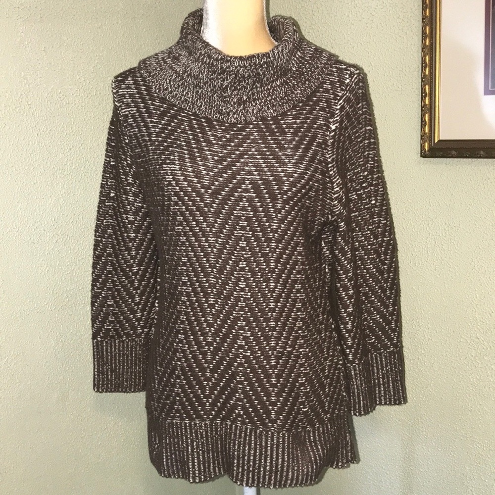 Spring + Mercer Brown Turtleneck Sweater Small